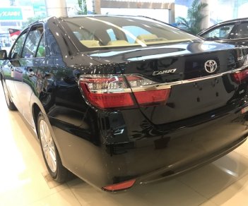 Toyota Camry 2.0E 2018 - Bán Camry 2.0E đen - Model 2018 - Ưu đãi lớn, trả góp 90%, nhận xe ngay. Hotline: 0989.16.8118