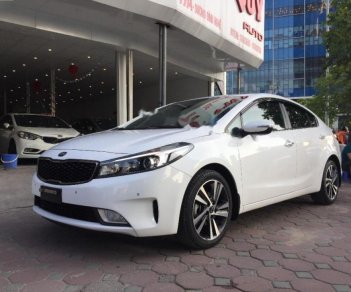 Kia Cerato 1.6 AT 2017 - Cần bán xe Kia Cerato 1.6 AT 2017, màu trắng, 625tr