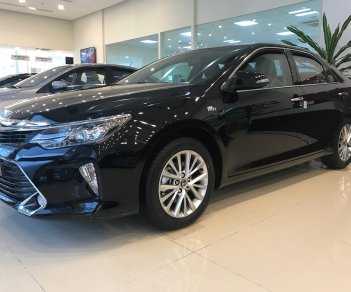 Toyota Camry 2.5Q 2018 - Bán Camry 2.5Q màu đen - Model 2018 - Ưu đãi lớn, trả góp 90%, nhận xe ngay. Hotline: 0898.16.8118