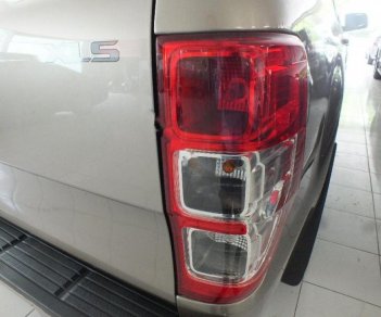 Ford Ranger XLS 2.2L 4x2 MT 2015 - Cần bán xe Ford Ranger XLS sản xuất 2015, nhập khẩu