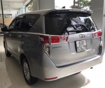 Toyota Innova E 2016 - Bán ô tô Toyota Innova E đời 2016, màu bạc, giá chỉ 690 triệu