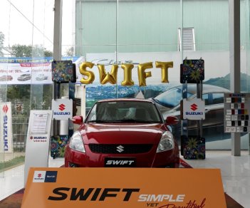 Suzuki Swift 1.4AT 2017 - Bán gấp xe Suzuki Swift đỏ, tặng ngay 110 triệu tiền mặt