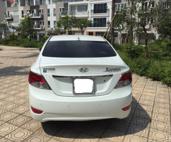 Hyundai Accent 2012 - Cần bán lại xe Hyundai Accent đời 2012, màu trắng