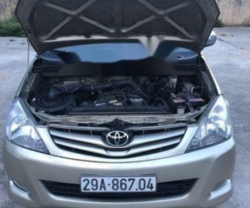 Toyota Innova  2.0G 2009 - Bán Toyota Innova 2.0G đời 2009, màu bạc xe gia đình, giá chỉ 425 triệu