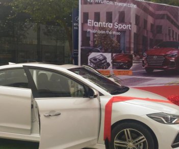 Hyundai Elantra Sport 1.6 Turbo 2018 - Bán Hyundai Elantra Sport 2018-2019 Sport 1.6 Turbo, giá tốt nhất