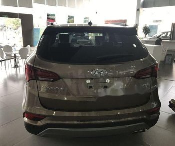 Hyundai Santa Fe 2018 - Cần bán gấp Hyundai Santa Fe sản xuất năm 2018, giá 400tr