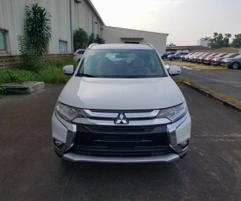 Mitsubishi Stavic 2018 - Bán Mitsubishi Outlander 2.0CVT, 2018, giảm giá sốc tháng 6, hỗ trợ trả góp lên đến 80% giá trị xe. Hùng: 0981.267.096