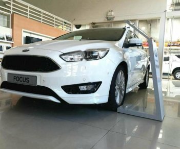 Ford Focus Sport 1.5L 2018 - Bán xe Ford Focus Sport 1.5L đời 2018, màu trắng, 738tr