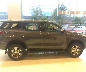 Toyota Fortuner 2.4G 4x2MT 2017 - Bán Toyota Fortuner 2.4G - máy dầu 1 cầu, đã qua sử dụng chính hãng. Hotline: 0898.16.8118