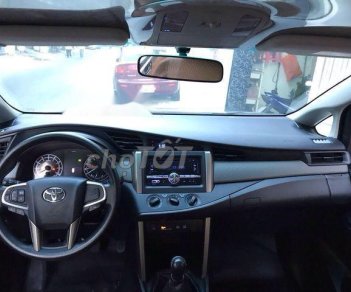 Toyota Innova   E 2016 - Bán xe Toyota Innova E sản xuất 2016, màu bạc xe gia đình, 695tr