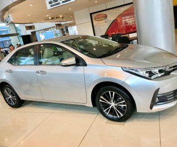 Toyota Corolla altis 1.8G (CVT) 2017 - Bán xe Toyota Corolla Altis 1.8G (CVT) sản xuất 2017, màu bạc, 728tr