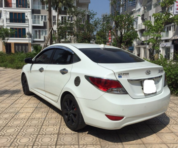 Hyundai Accent 2012 - Cần bán lại xe Hyundai Accent đời 2012, màu trắng