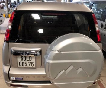 Ford Everest 2.5L 4x2 MT 2013 - Bán Ford Everest 2.5L 4x2 MT sản xuất 2013, giá tốt