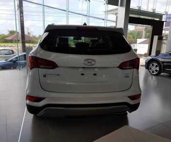 Hyundai Santa Fe 2.2   2018 - Cần bán xe Hyundai Santa Fe 2.2 full dầu năm 2018