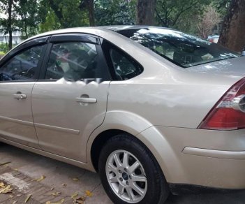 Ford Focus 1.8 MT 2008 - Bán Ford Focus 1.8 MT sản xuất năm 2008, màu vàng còn mới, giá chỉ 260 triệu