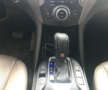 Hyundai Santa Fe 2.4AT 2017 - Cần bán xe Hyundai Santa Fe 2017 2.4AT máy xăng