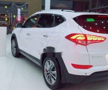 Hyundai Tucson 2018 - Cần bán xe Hyundai Tucson đời 2018, màu trắng, 828tr