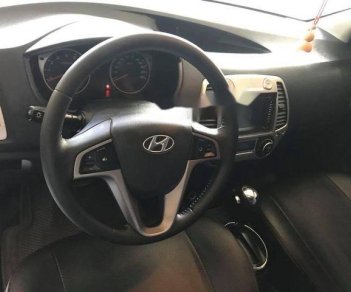 Hyundai i20 2011 - Cần bán xe Hyundai i20 sản xuất 2011, màu trắng chính chủ, 370 triệu