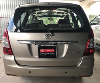 Toyota Innova 2.0E 2013 - Bán Innova E 2013, màu vàng cát