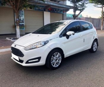 Ford Fiesta 2014 - Cần bán Ford Fiesta sản xuất 2014, màu trắng số tự động, 425 triệu