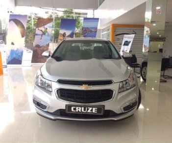 Chevrolet Aveo 2018 - Bán ô tô Chevrolet Aveo, màu bạc. Giao ngay