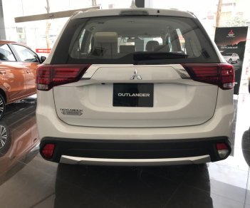 Mitsubishi Outlander 2.0 STD 2018 - Bán Mitsubishi Outlander 2.0 STD 808 triệu, hỗ trợ giá tốt nhất Hà Nội