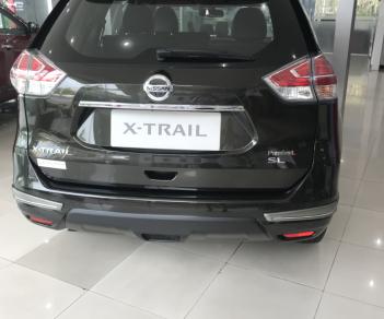 Nissan X trail SV 2018 - Bán ô tô Nissan X trail SV đời 2018, màu xanh Oliu, giá cạnh tranh, chỉ cần trả trước 300 triệu rinh xe về nhà