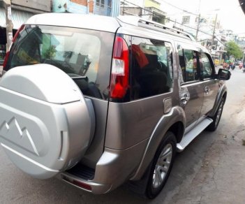 Ford Everest 2.5L 4x2 MT 2014 - Bán Ford Everest 2.5L 4x2 MT năm 2014 xe gia đình, 625tr