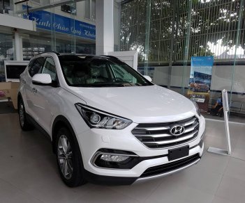 Hyundai Santa Fe 2.2   2018 - Cần bán xe Hyundai Santa Fe 2.2 full dầu năm 2018