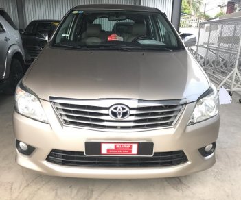 Toyota Innova 2.0E 2013 - Bán Innova E 2013, màu vàng cát