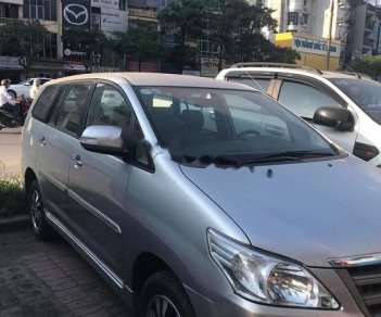 Toyota Innova 2016 - Bán xe Toyota Innova năm 2016, màu bạc số sàn, 659 triệu