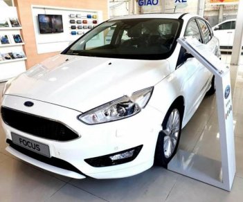 Ford Focus Sport 1.5L 2018 - Bán xe Ford Focus Sport 1.5L đời 2018, màu trắng, 738tr