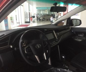 Toyota Innova   2.0E 2018 - Cần bán Toyota Innova 2.0E đời 2018, màu đỏ, giá chỉ 727 triệu