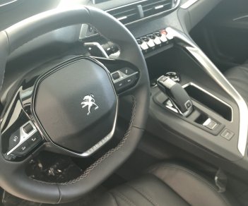 Peugeot 5008 2018 - Bán Peugeot 5008 năm 2018, màu đen