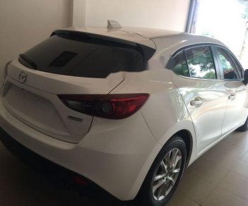 Mazda 3 2015 - Cần bán Mazda 3 sản xuất năm 2015, màu trắng, 605tr