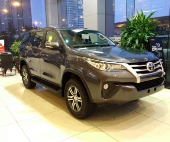 Toyota Fortuner 2.4G 4x2MT 2017 - Bán Toyota Fortuner 2.4G - máy dầu 1 cầu, đã qua sử dụng chính hãng. Hotline: 0898.16.8118