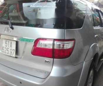 Toyota Fortuner 2009 - Cần bán lại xe Toyota Fortuner năm sản xuất 2009, màu bạc, giá chỉ 580 triệu