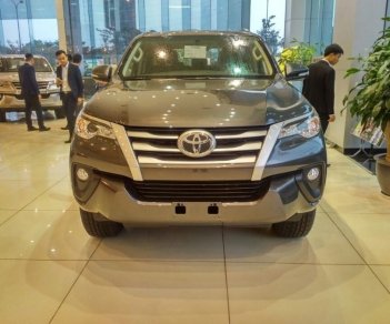 Toyota Fortuner 2.4G 4x2MT 2017 - Bán Toyota Fortuner 2.4G - máy dầu 1 cầu, đã qua sử dụng chính hãng. Hotline: 0898.16.8118