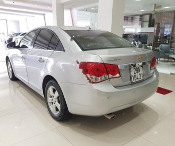 Chevrolet Cruze 2011 - Cần bán xe Chevrolet Cruze sản xuất năm 2011, màu bạc, giá tốt