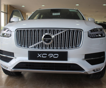 Volvo XC90 2018 - Bán giá xe Volvo XC90 giá 2018 model 2017 màu trắng, đỏ, nâu, đồng, xanh, đen, xám. Lh 0967640046