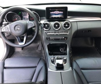 Mercedes-Benz C class C200 2017 - Bán Mercedes C200 2017, màu trắng