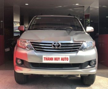 Toyota Fortuner   V  2012 - Cần bán gấp Toyota Fortuner V sản xuất năm 2012 xe gia đình, giá tốt