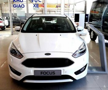 Ford Focus Sport 1.5L 2018 - Bán xe Ford Focus Sport 1.5L đời 2018, màu trắng, 738tr