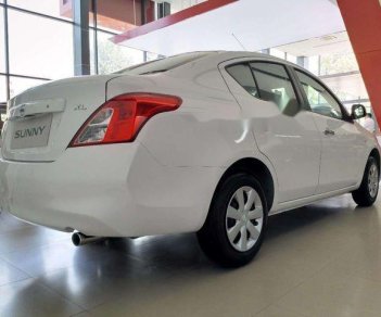 Nissan Sunny 2018 - Bán ô tô Nissan Sunny sản xuất 2018, màu trắng, giá tốt