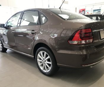 Volkswagen Polo 2017 - Bán xe Volkswagen Polo Sedan 2018, màu nâu, nhập khẩu - LH 0967.335.988