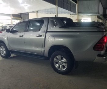 Toyota Hilux 3.0 2016 - Bán ô tô Toyota Hilux 3.0 đời 2016, màu bạc, nhập khẩu xe gia đình