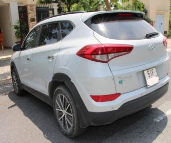 Hyundai Tucson 2015 - Cần bán Hyundai Tucson sản xuất năm 2015, màu trắng, nhập khẩu, 890tr