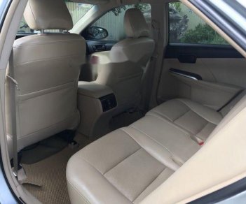 Toyota Camry 2014 - Bán Toyota Camry đời 2014, màu bạc