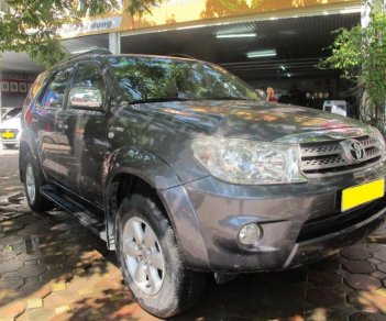 Toyota Fortuner 2.7V 4x4 AT 2010 - Cần bán lại xe Toyota Fortuner 2.7V sản xuất năm 2010, màu xám