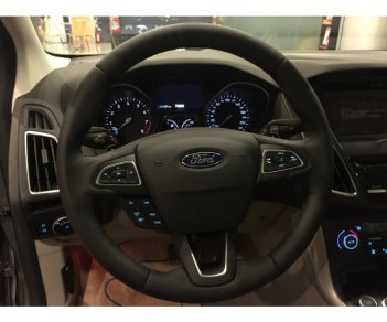 Ford Focus 1.5 titanium 2018 - Bán Ford Focus 1.5 Titanium đời 2018, mới đủ màu giao ngay, giá cả phải chăng, mua bán nhanh gọn